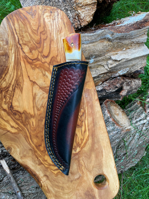 CUSTOM HANDMADE FORGED DAMASCUS STEEL HUNTING KNIFE BLADE WITH Burnt bone and stag horn SCALES TK-015